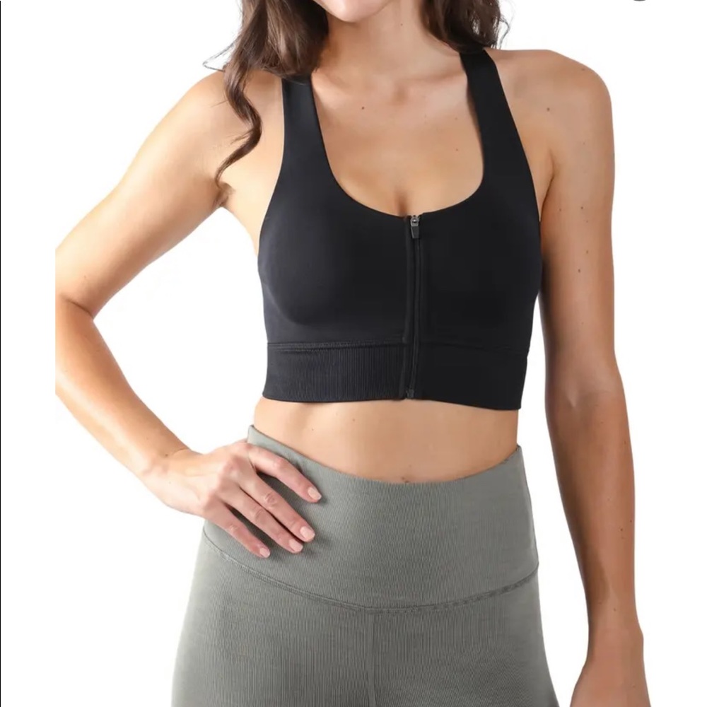 NWT! Zip up raceback sports bra